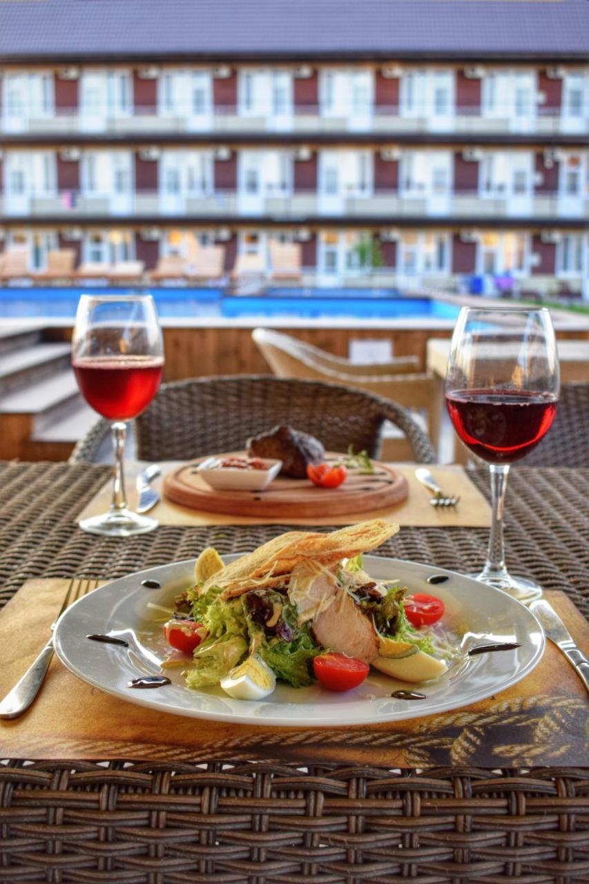 Baza Otdykha Jules Verne Hotel Zatoka Esterno foto