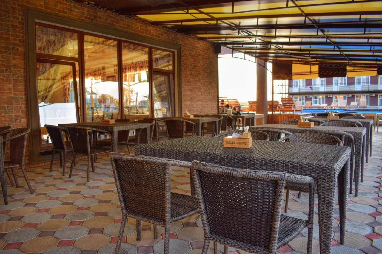 Baza Otdykha Jules Verne Hotel Zatoka Esterno foto